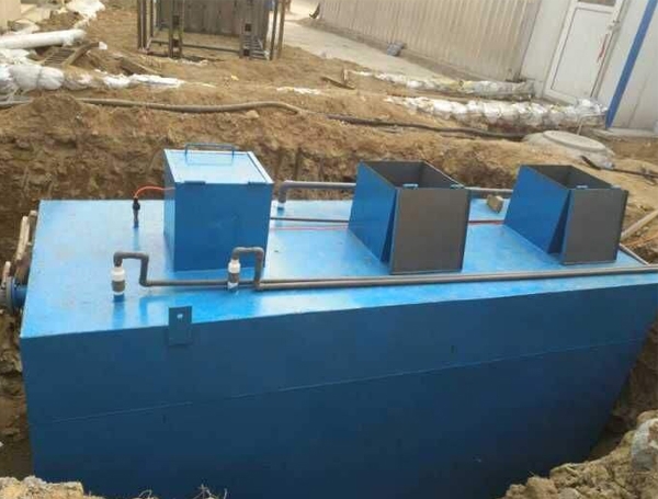 Buried sewage treatment equipment